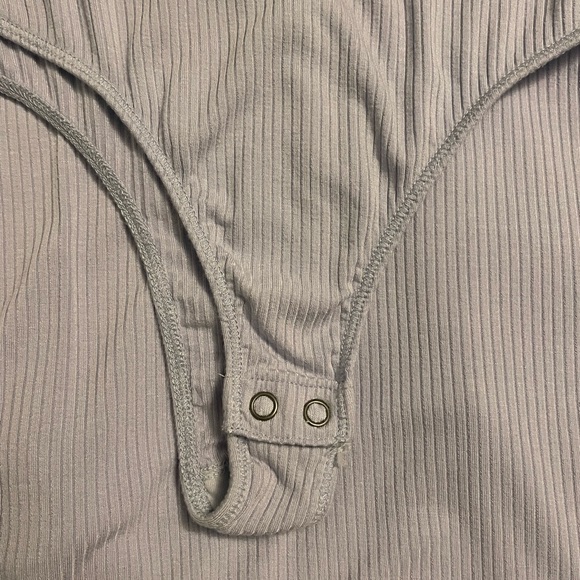 Hollister size medium long sleeve bodysuit - Picture 5 of 5
